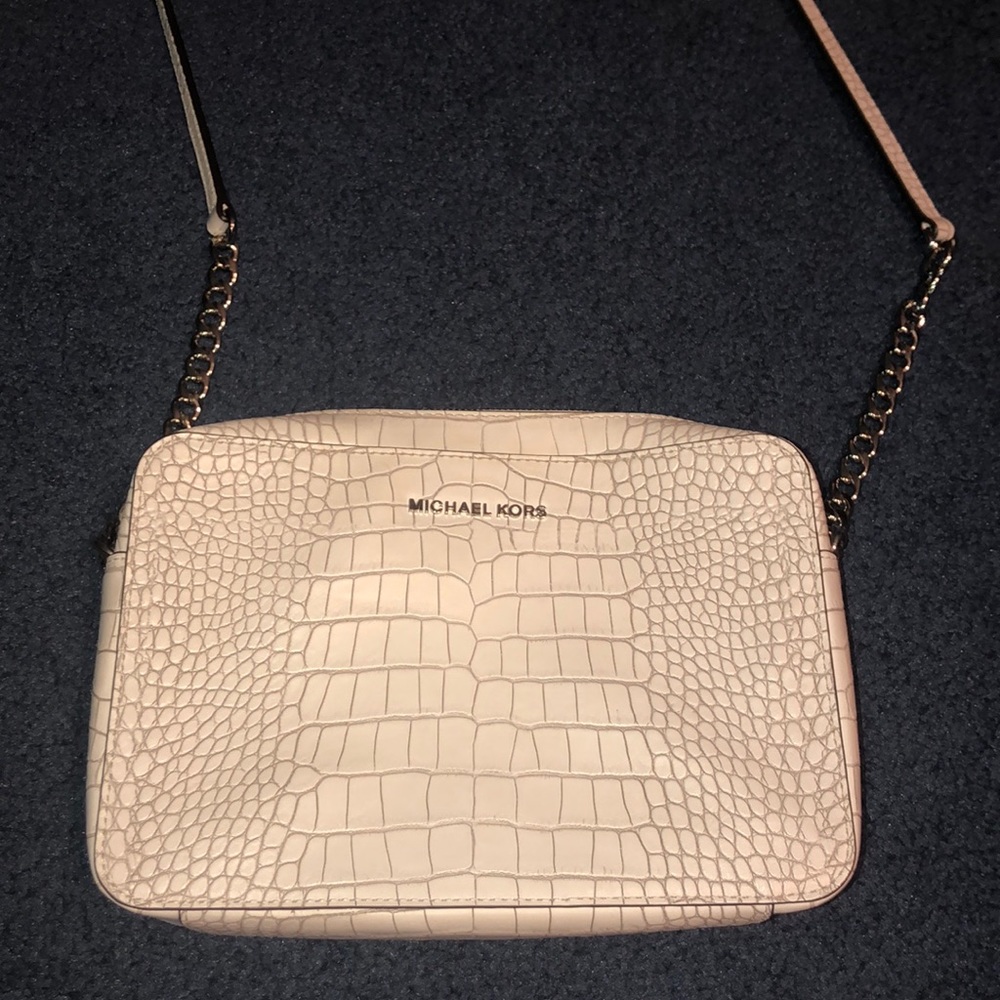Michael Kors crossbody purse!!